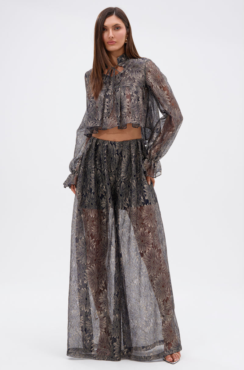 BEST GUEST LACE CROP BLOUSE