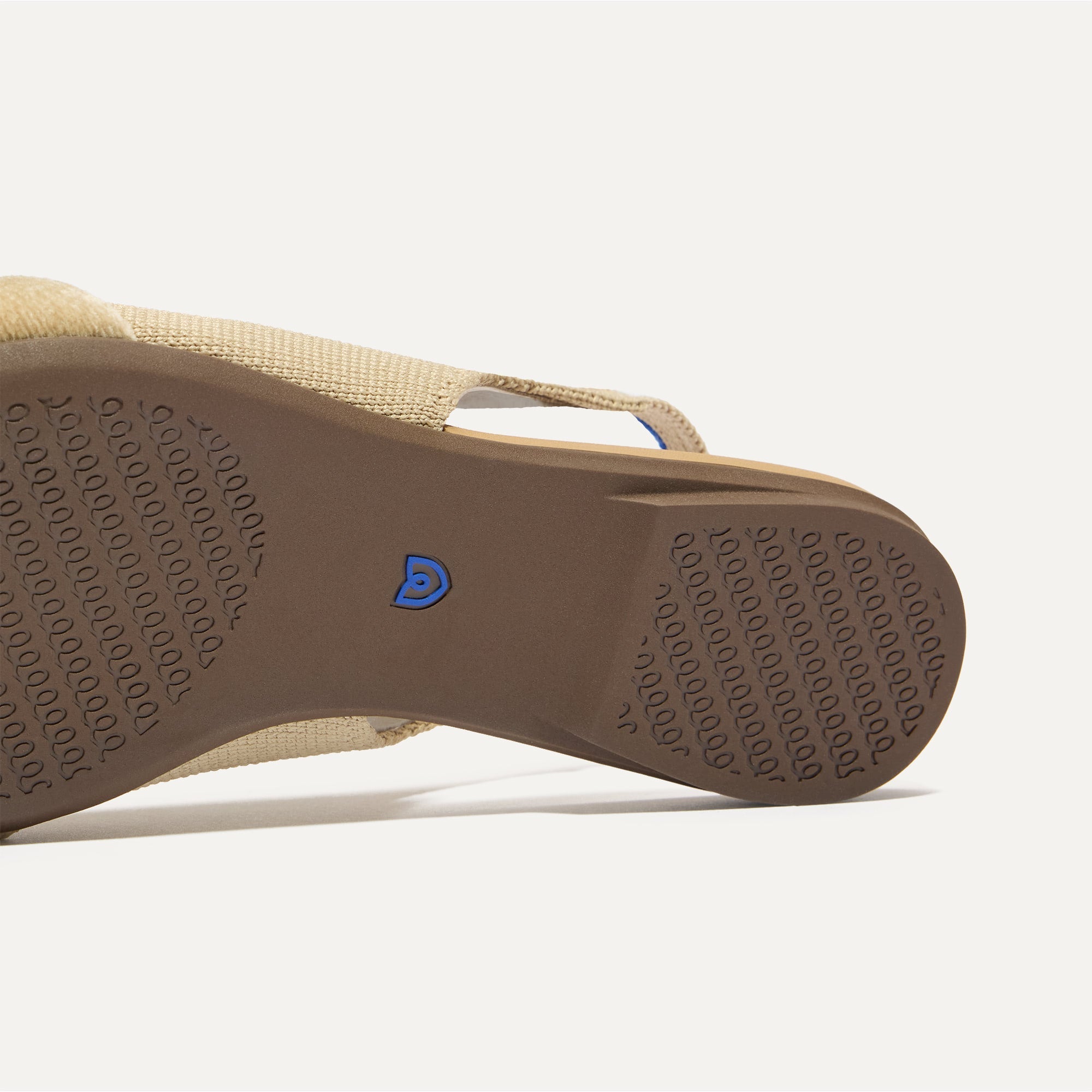 The Twist Point Slingback - Brioche