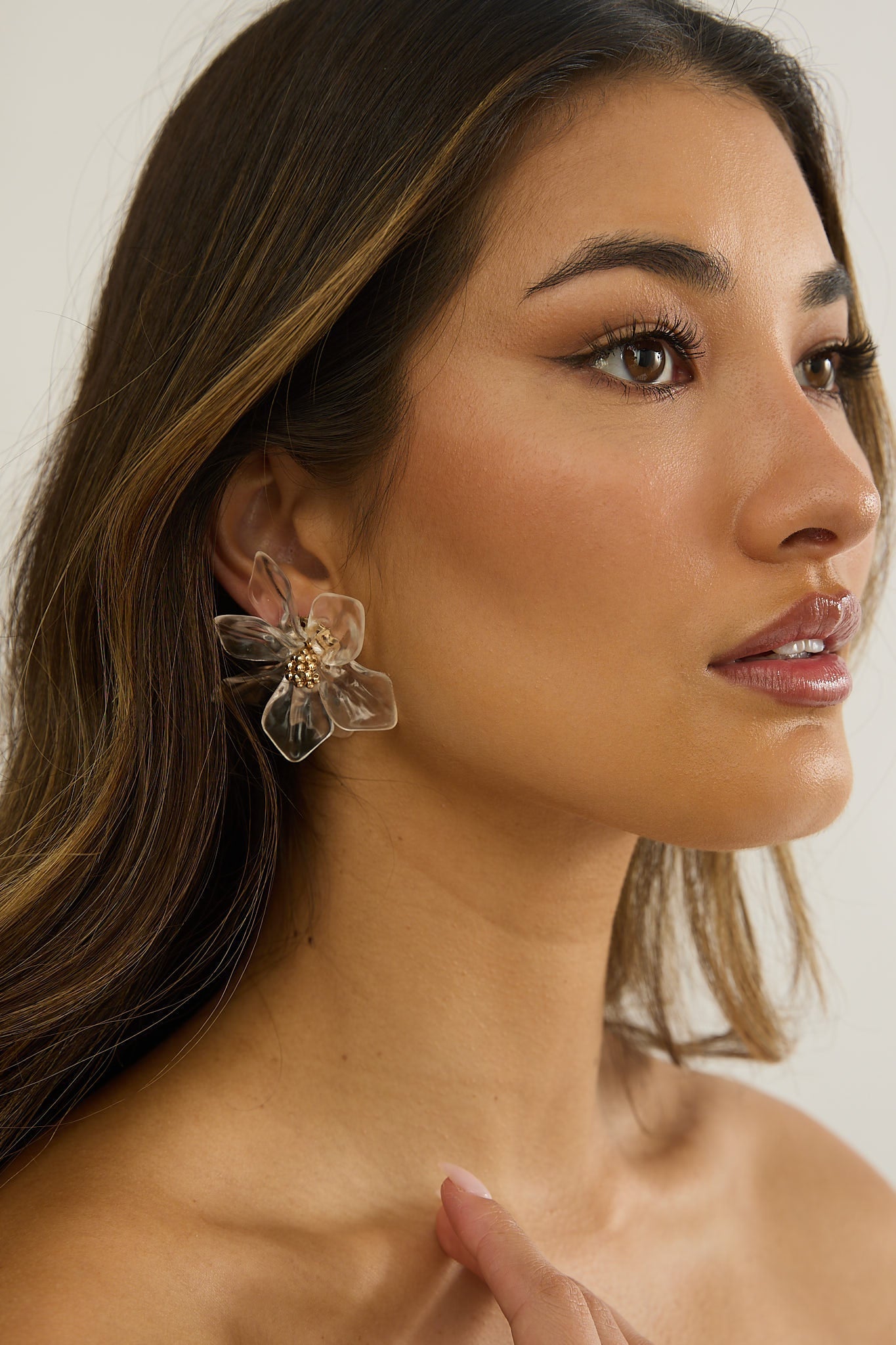Monika Acrylic Flower Earrings Clear