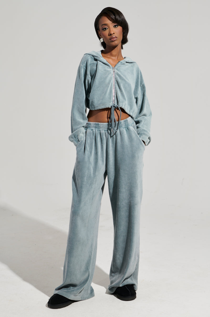 FREYA ZIP UP SWEATSHIRT