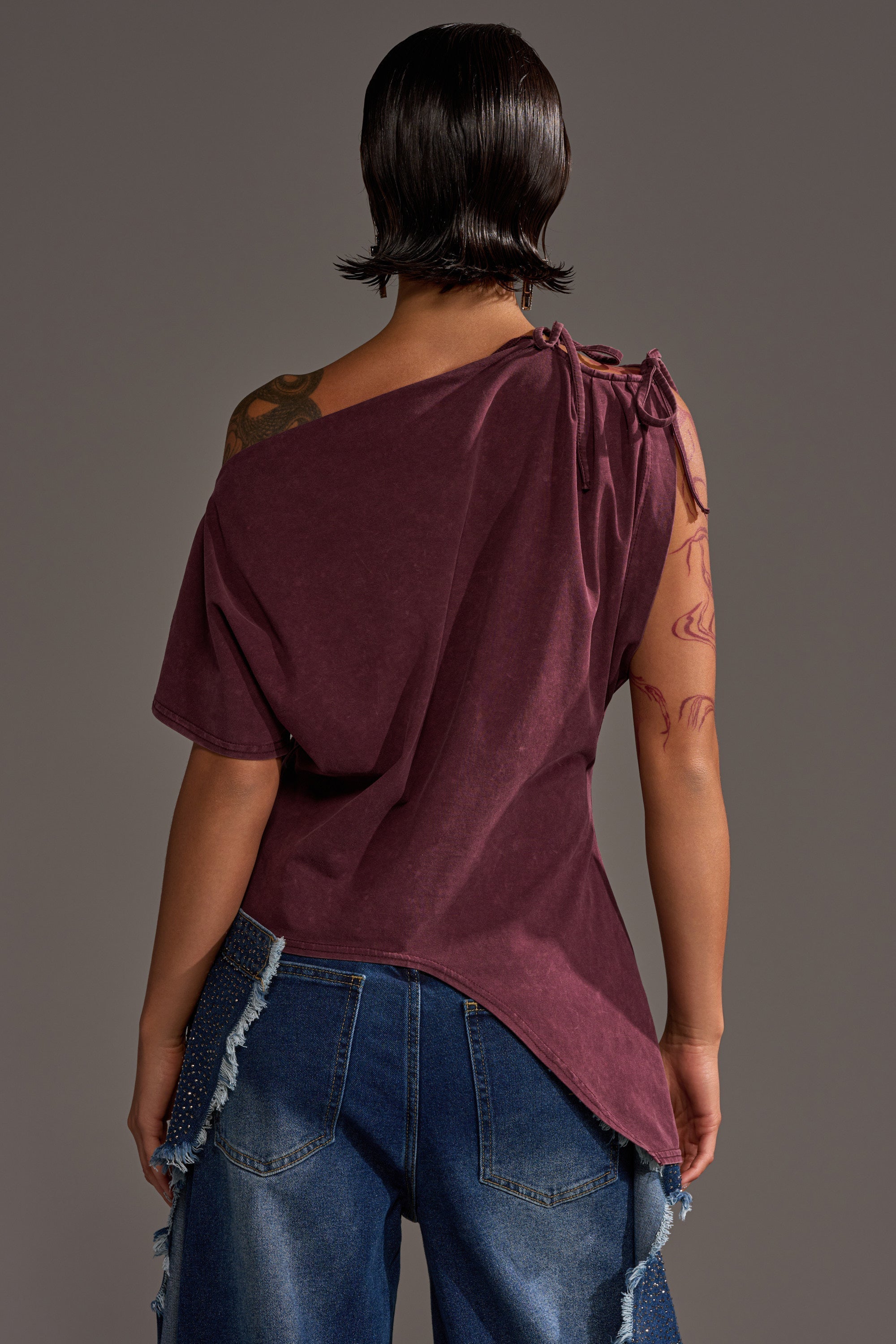 IN MY ERA OFF-THE-SHOULDER TEE