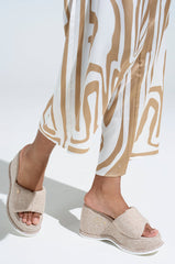 ��AZALEA WANG NATHALIA BEIGE NOVELTY FLATFORM SANDAL