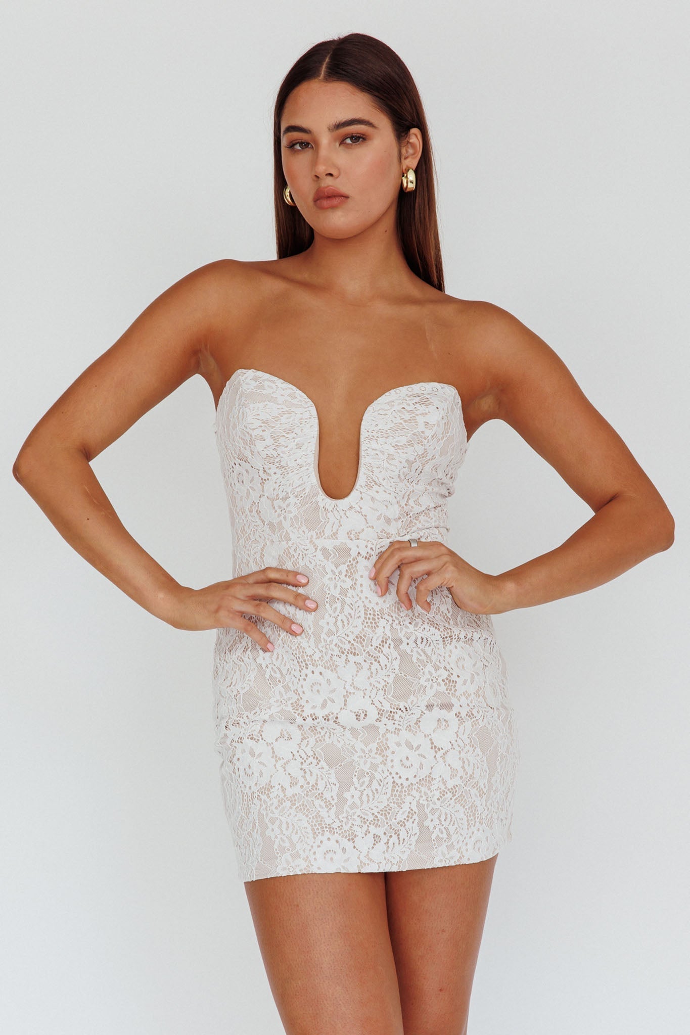 Nouveau U-Neckline Mini Dress Lace White