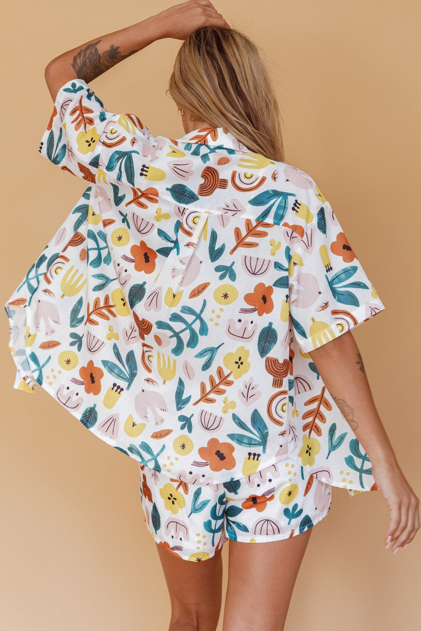 Just A Hunch Shorts Printed White