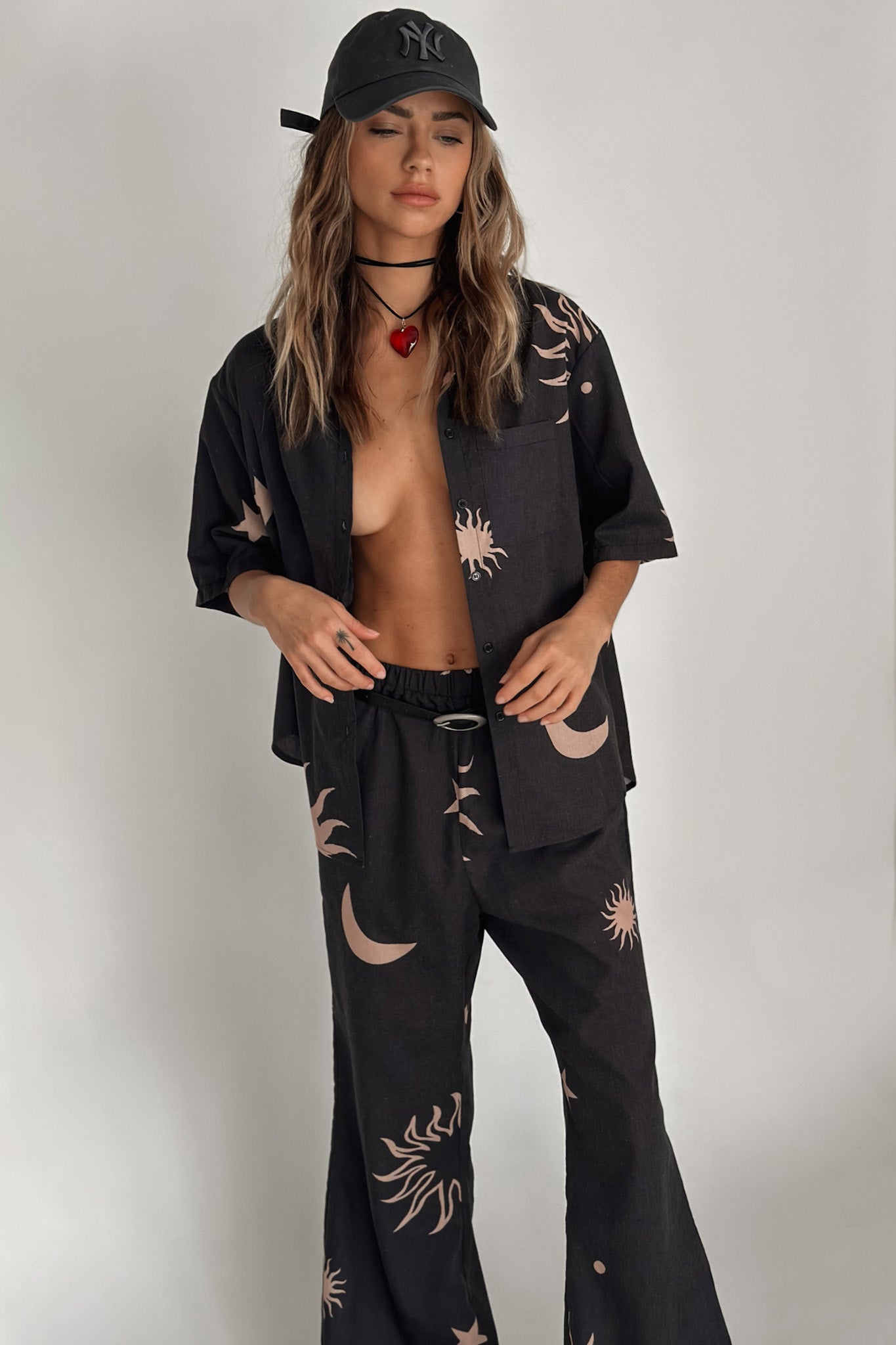 Just A Hunch Pants Sun Moon Black