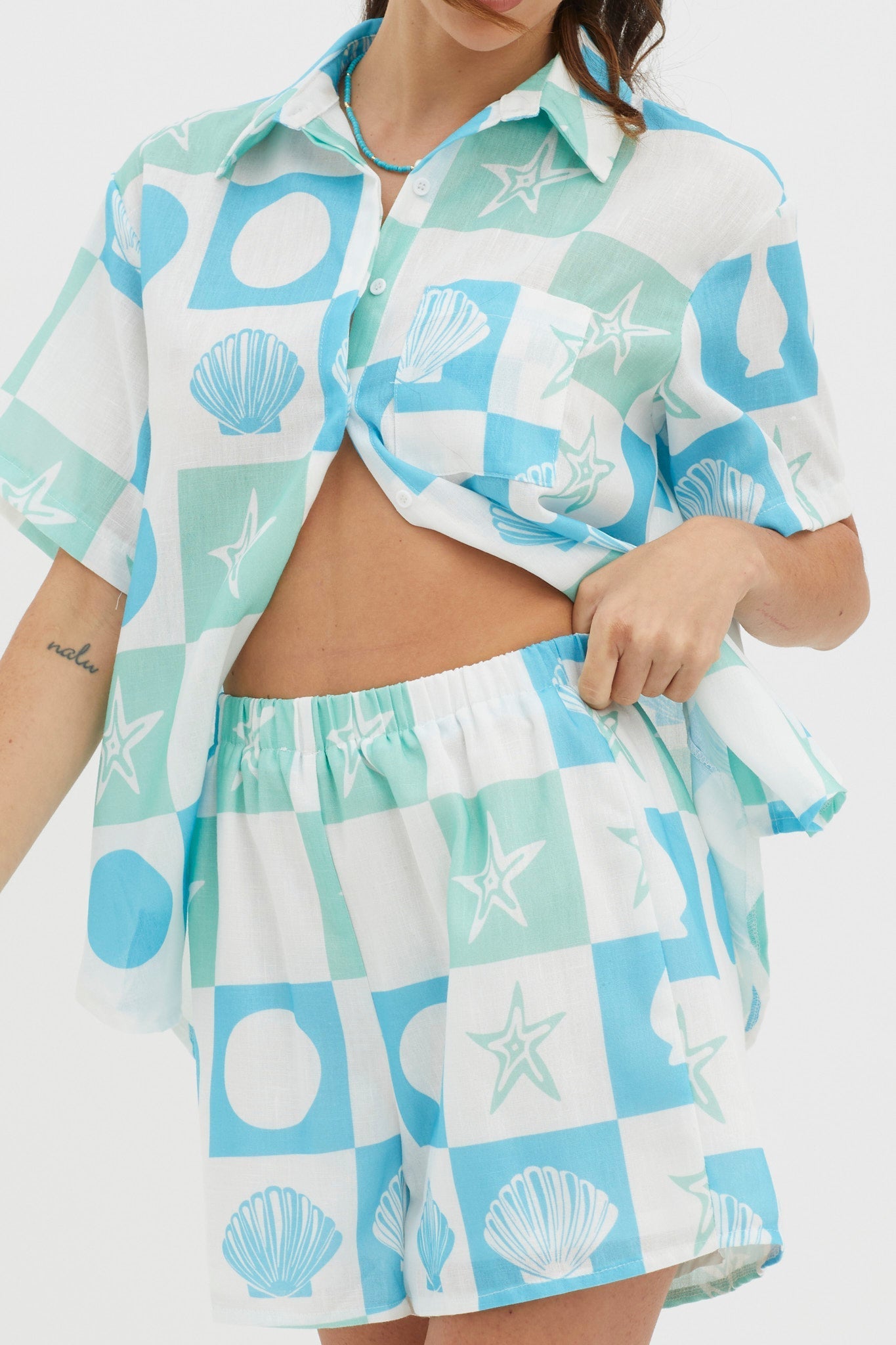 Just A Hunch Shorts Shell Print Green Multi
