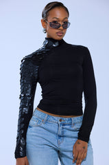 NASTASIA SCALE TOP